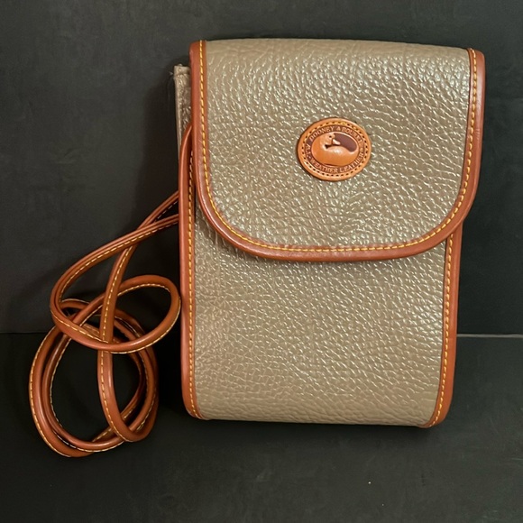 Dooney & Bourke Handbags - Vintage Dooney & Bourke All Weather Pebbled Leather Crossbody Purse Handbag Tan